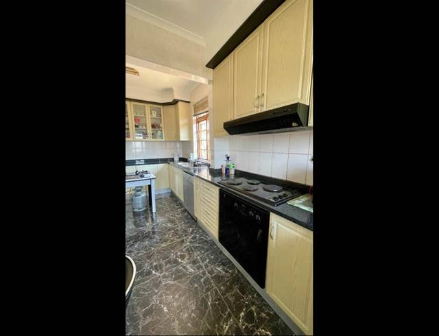 3 BEDROOM HOUSE FOR SALE IN SYDENHAM